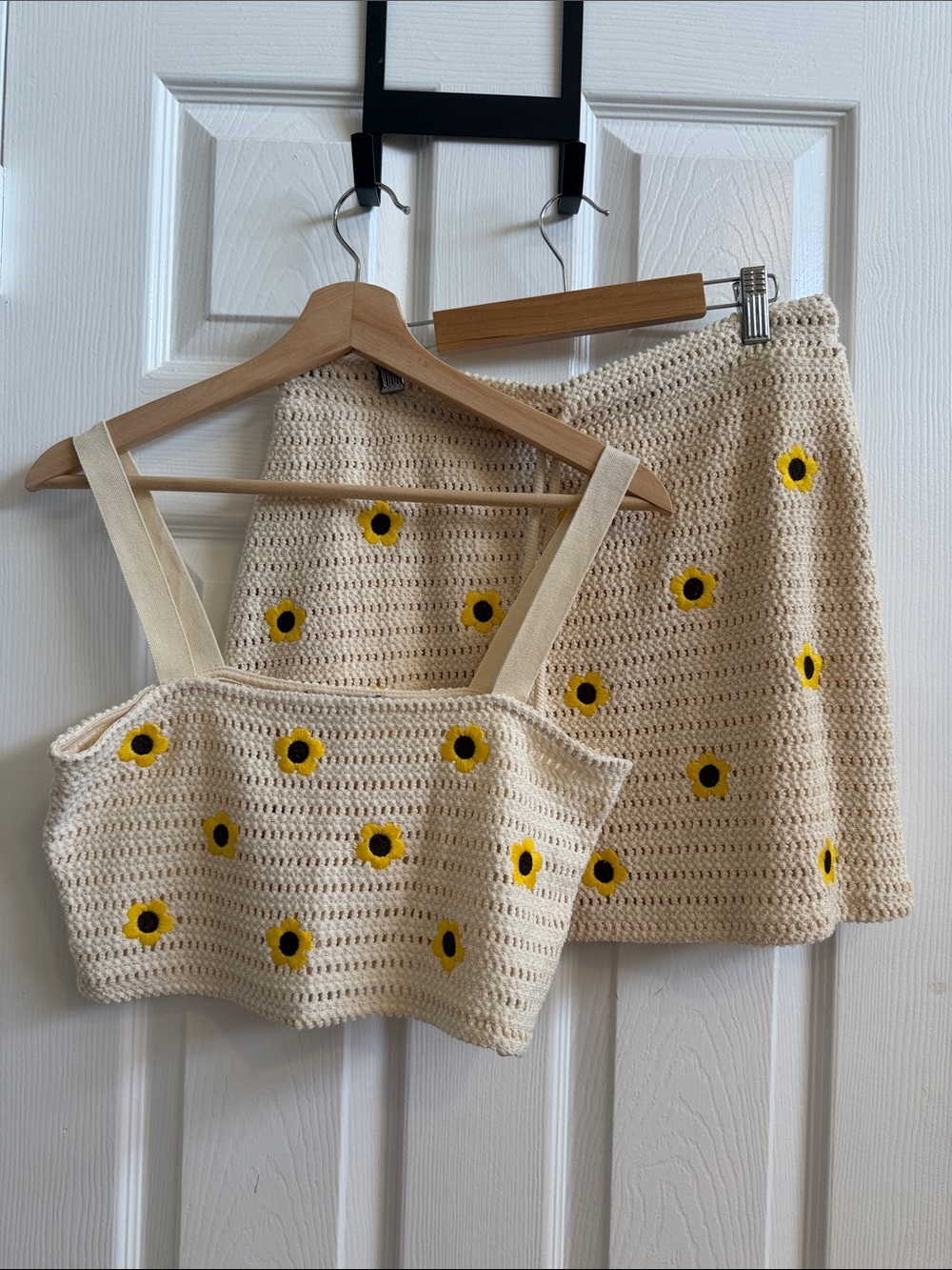 Zara Cream Crochet Daisy Two-Piece Skirt Set with Yellow Flowers